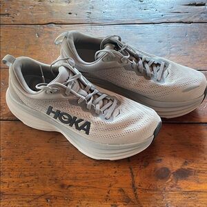 Hoka Bondi 8